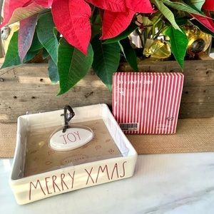 Rae Dunn•2018 NEW/RETIRED•MERRY XMAS Ceramic Napkin Holder•”JOY” Napkin Weight